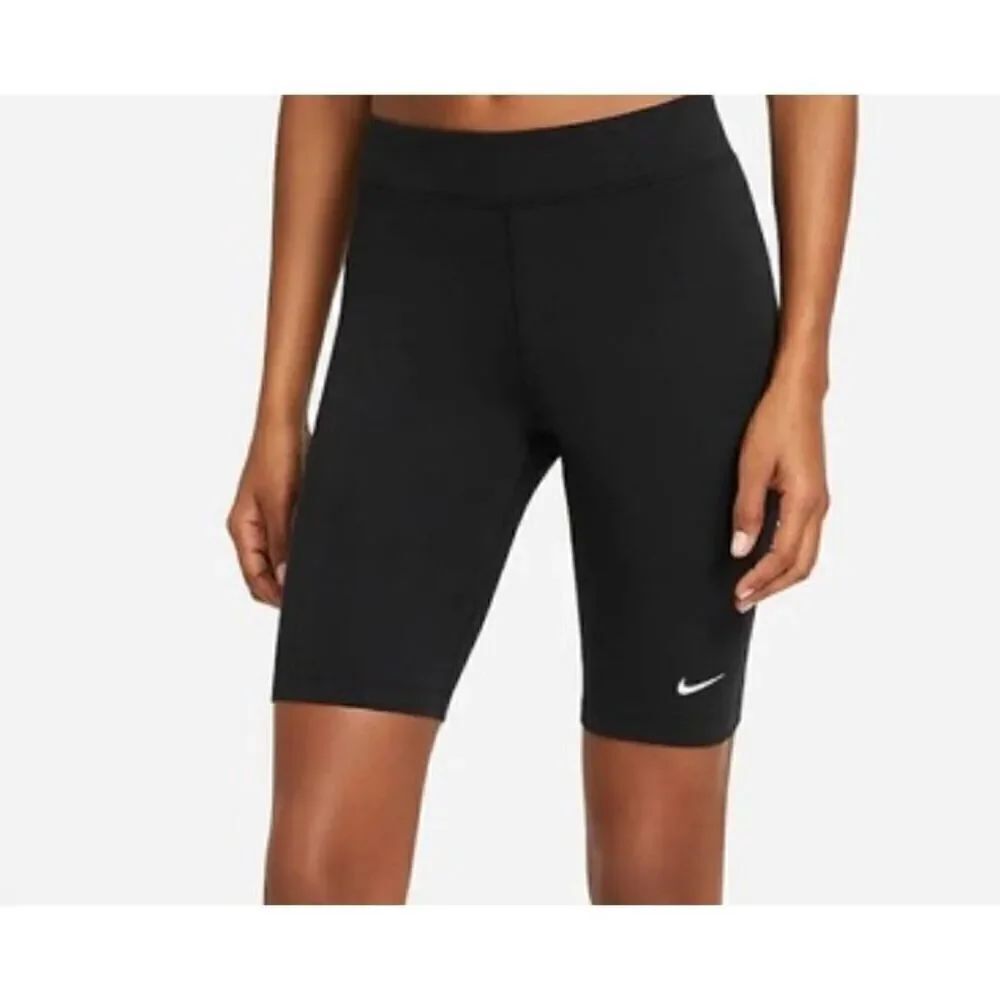 Nike black women’s bike shorts size xs (0-2)